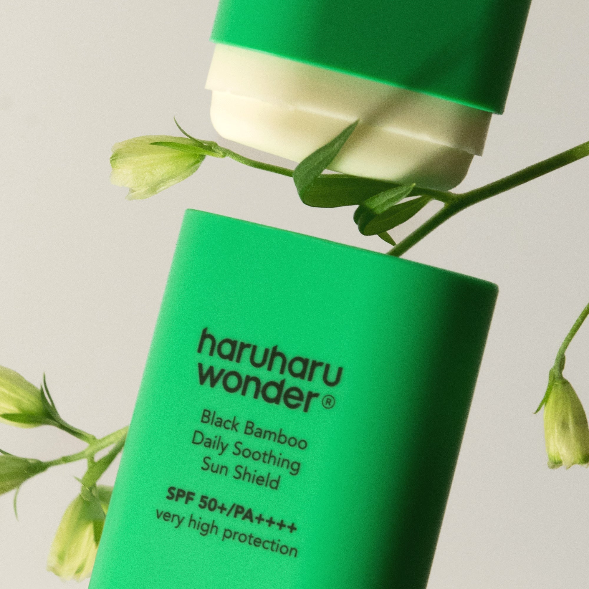 HARUHARU WONDER - BLACK BAMBOO DAILY SOOTHING SUN SHIELD SPF50+ PA++++