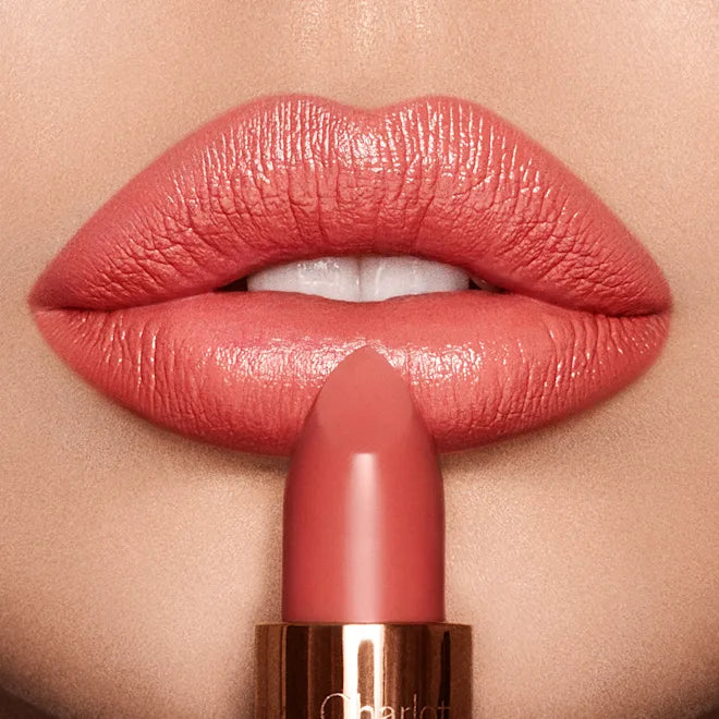 Charlotte Tilbury - K.I.S.S.I.N.G lipstick