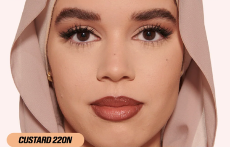 HUDA BEAUTY - Easy Blur Natural Airbrush Foundation with Niacinamide